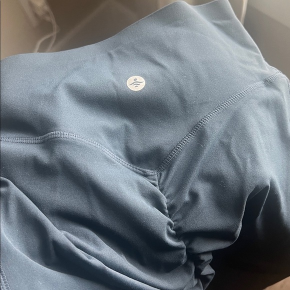 HALARA High-Waisted Carbon Leggings - Picture 6 of 7